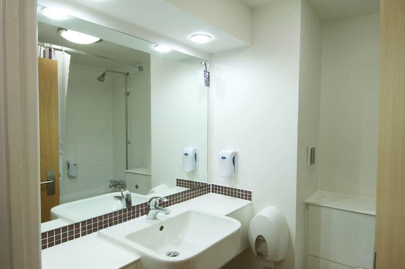 Premier Inn Birmingham City - Aston エクステリア 写真