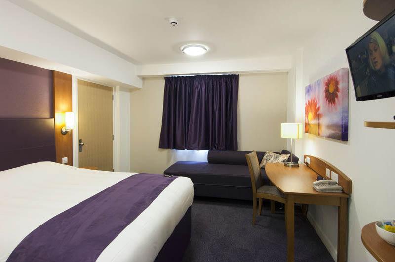 Premier Inn Birmingham City - Aston エクステリア 写真